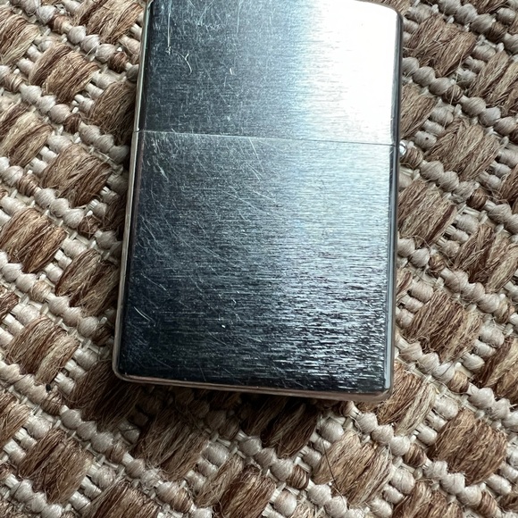 Zippo Silver Skull Lighter - Picture 5 of 6